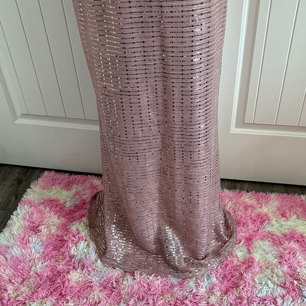 Leslie Fay Elegant Rose Gold Sequin Gown - Picture 4 of 13